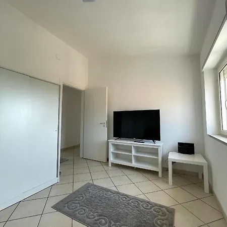 Nel Centro Di Falerna Apartmán *